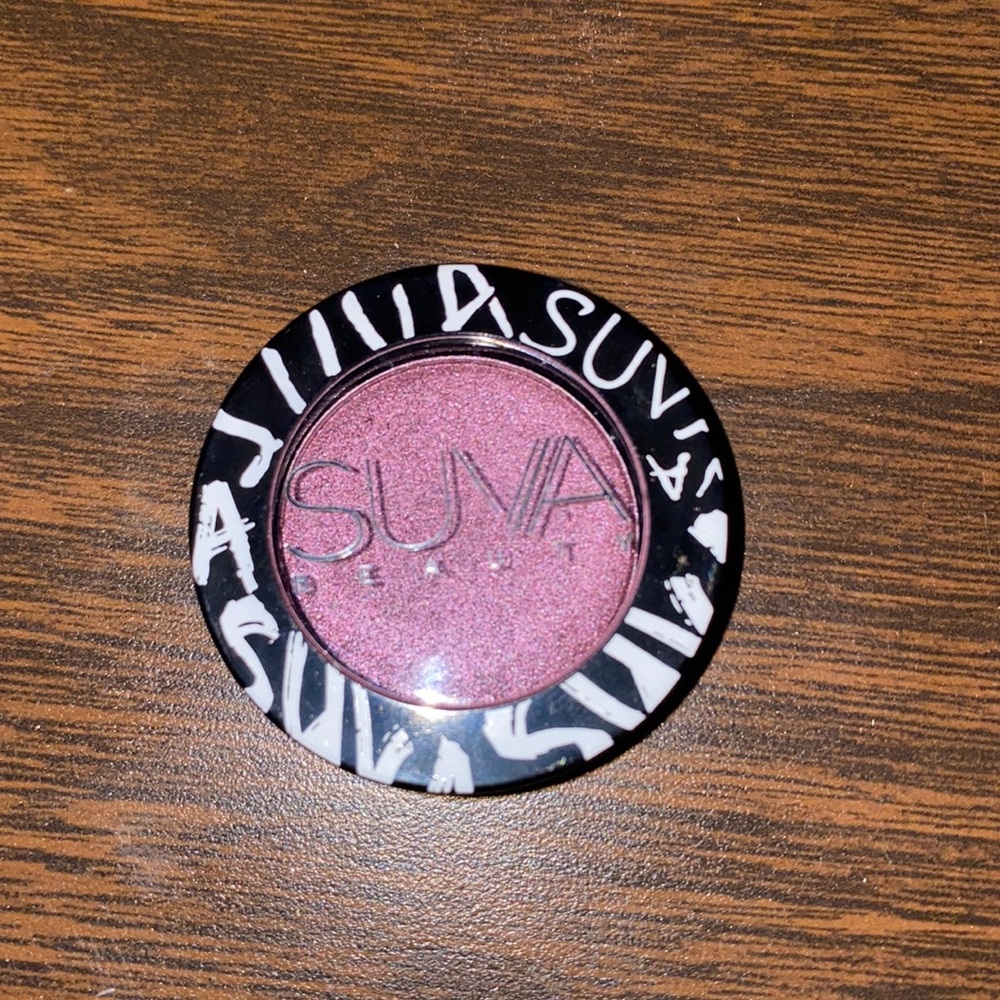 Single eyeshadow